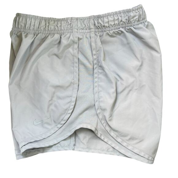 Women’s Nike Light Grey Dri Fit Tempo Running Shorts Built In Brief XS 3” Inseam - Picture 4 of 7